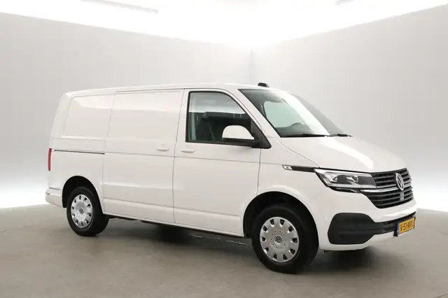 Volkswagen Transporter view 6