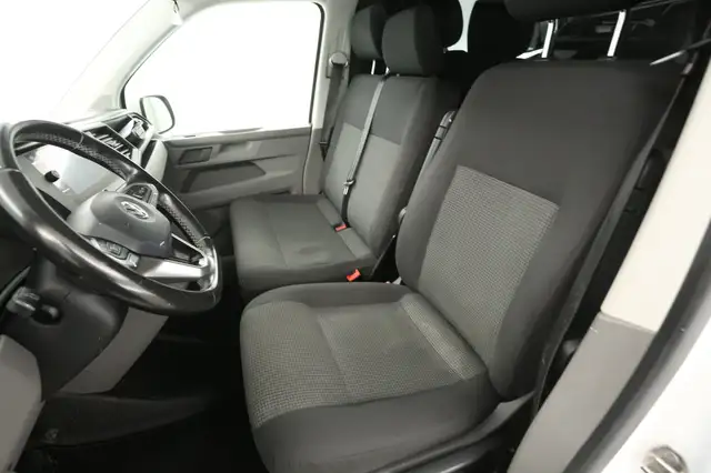 Volkswagen Transporter view 9