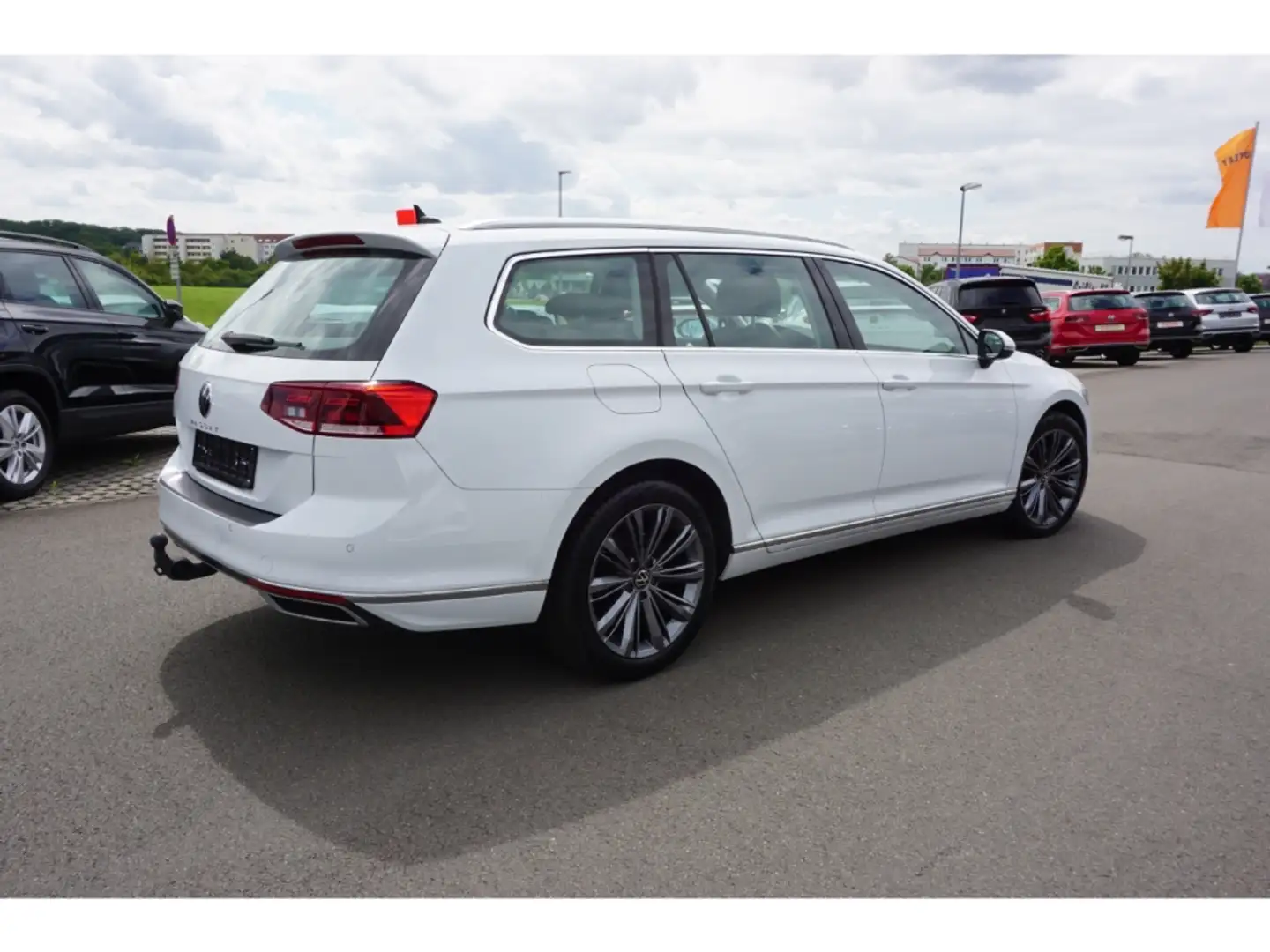 Volkswagen Passat Variant 1.5TSI-DSG-Elegance-Navi-schwenk.AHKSihz-Tempo-EU6 Blanc - 2