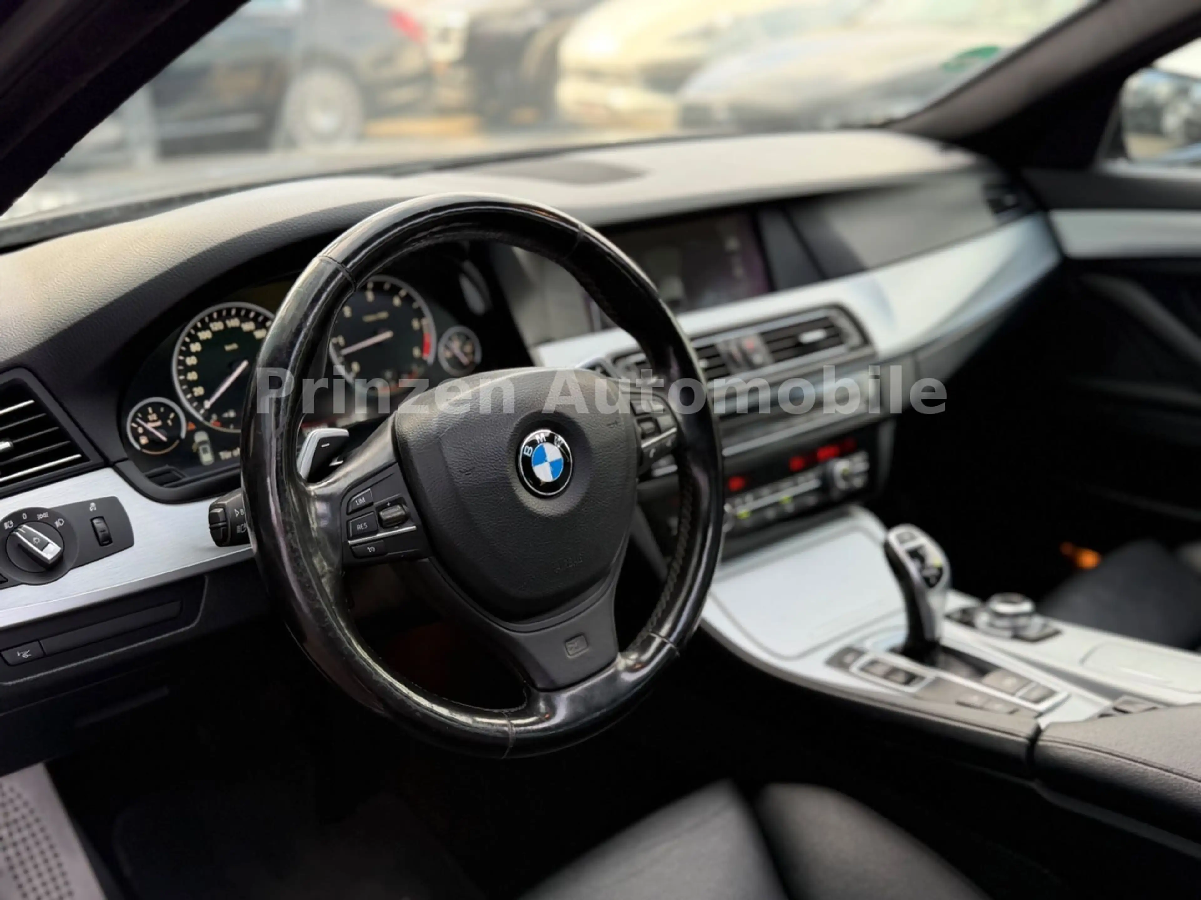 BMW 535 d xDrive Sport M Sport*Pano*Head-Up*R.Cam*AH — photo 8