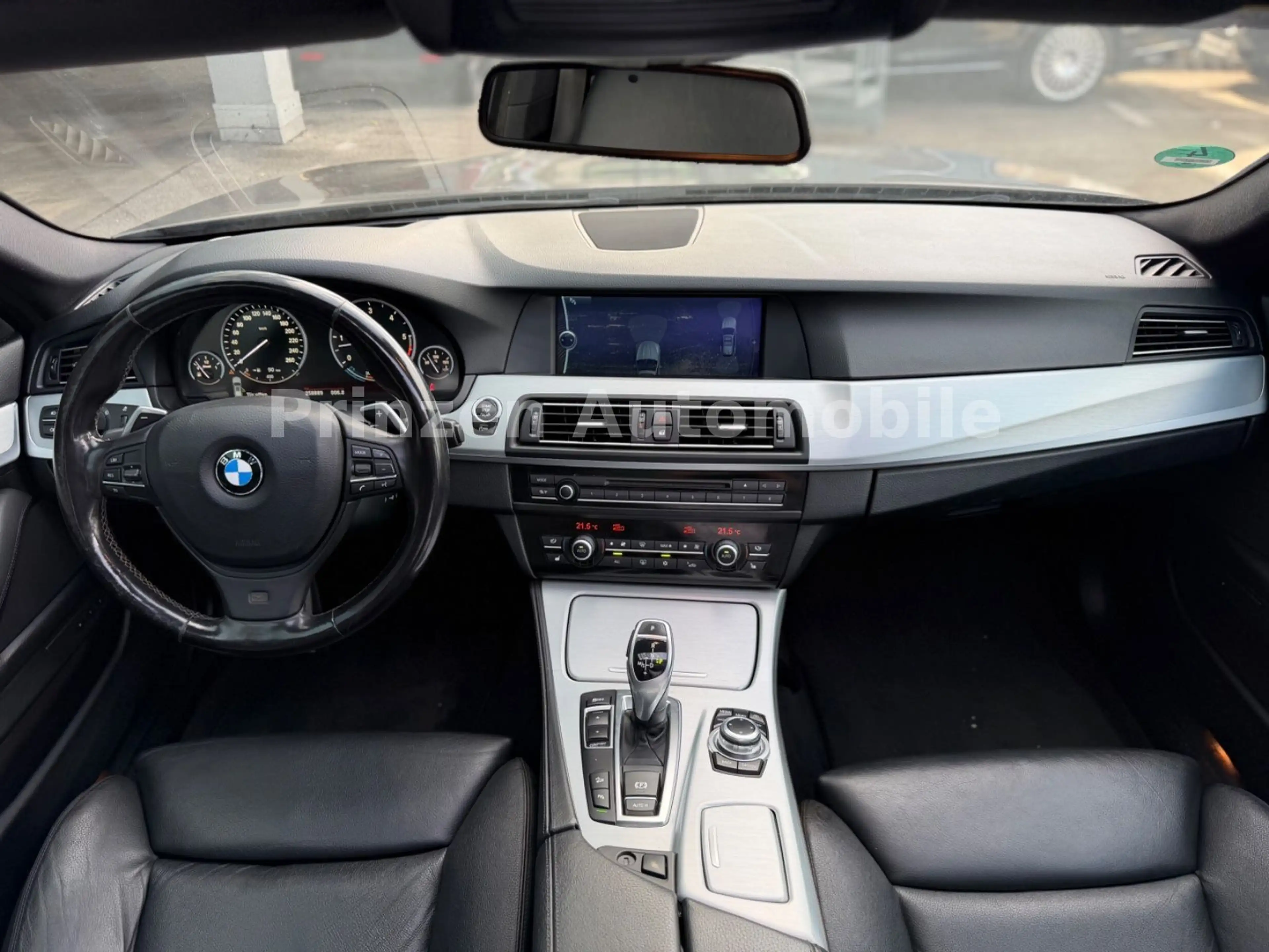 BMW 535 d xDrive Sport M Sport*Pano*Head-Up*R.Cam*AH — photo 15