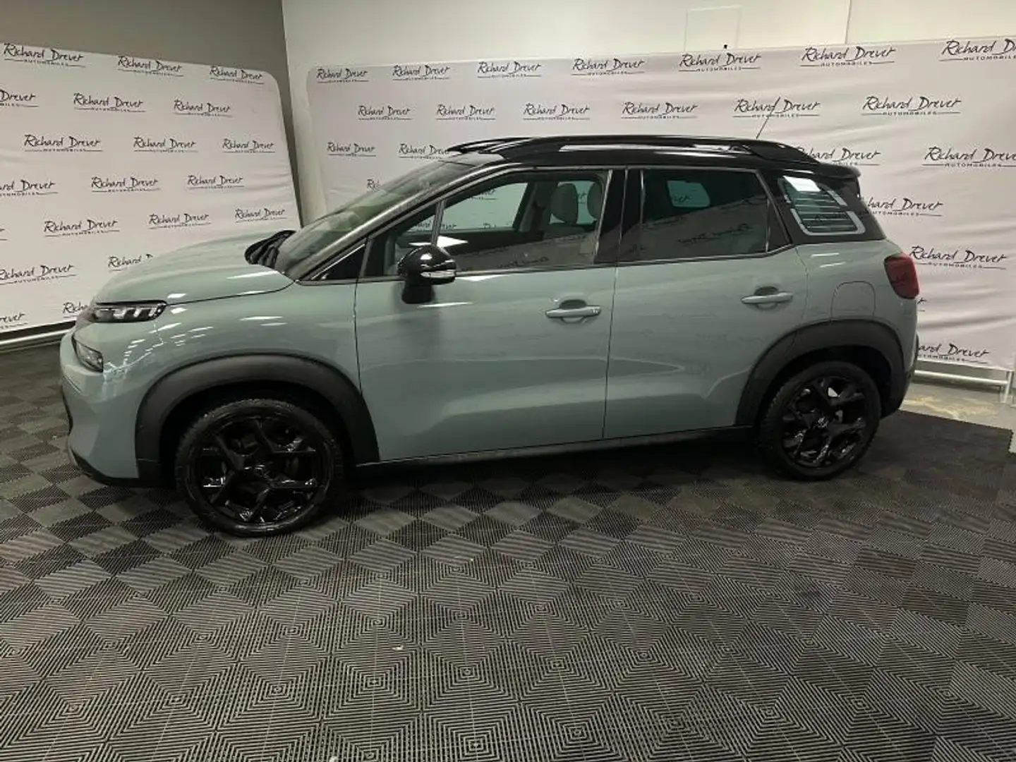 Citroen C3 Aircross PureTech 110ch S\u0026S Shine Pack Vert - 2
