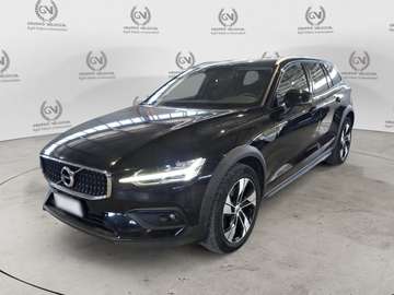 B4 AWD autom. Cross Country Business Pro