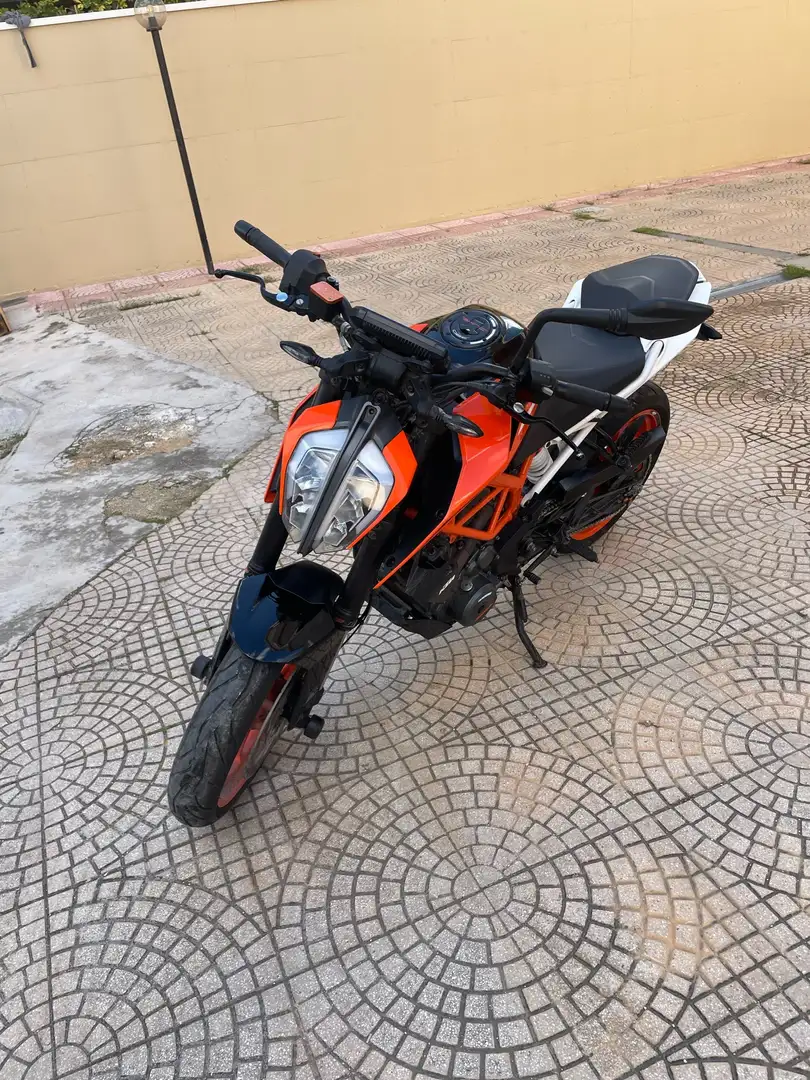 KTM 390 Duke - 1