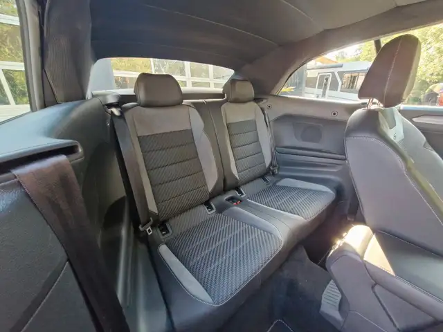 Volkswagen T-Roc view 13