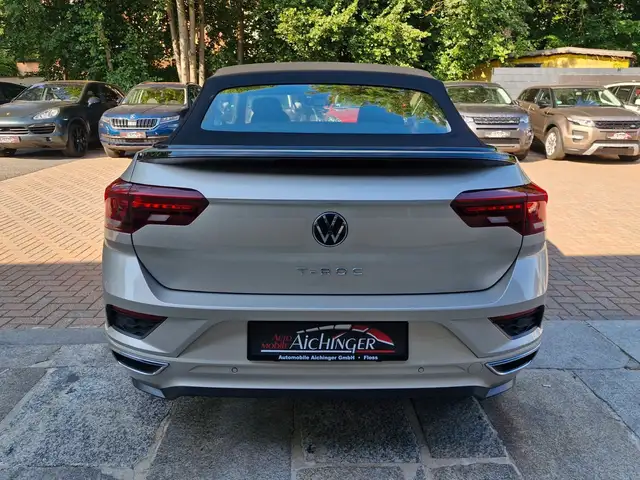 Volkswagen T-Roc view 6