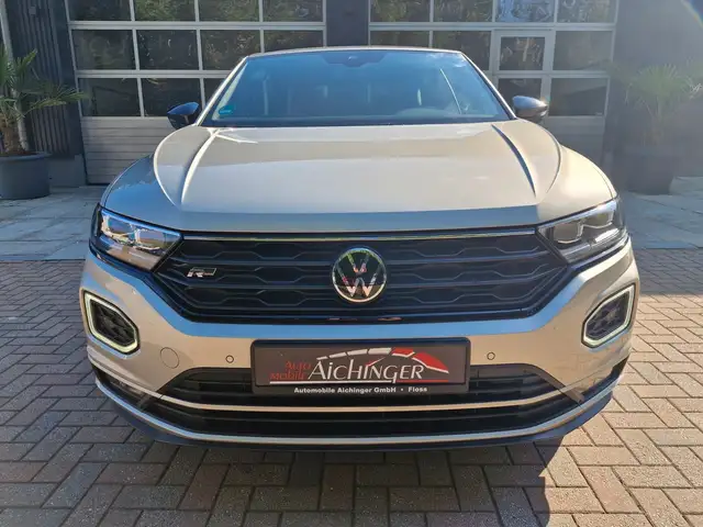 Volkswagen T-Roc view 2