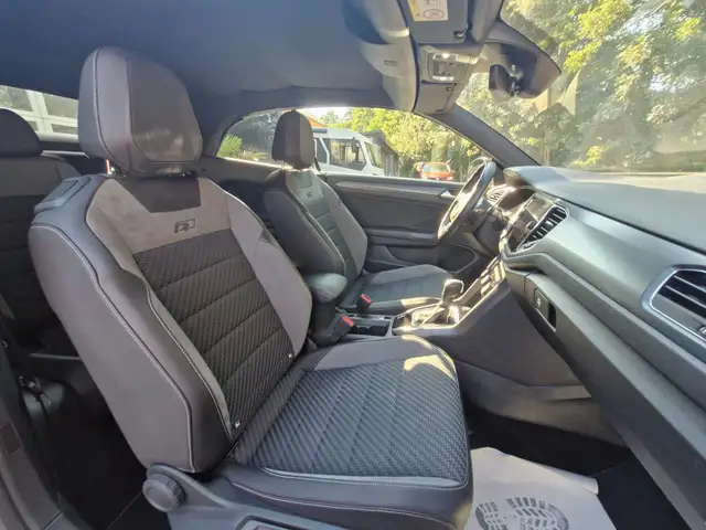 Volkswagen T-Roc view 12