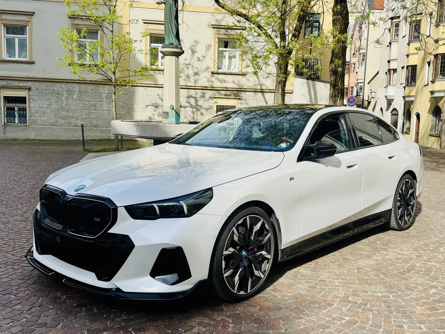 BMW i5 M60 xDrive 81,2kWh - 1