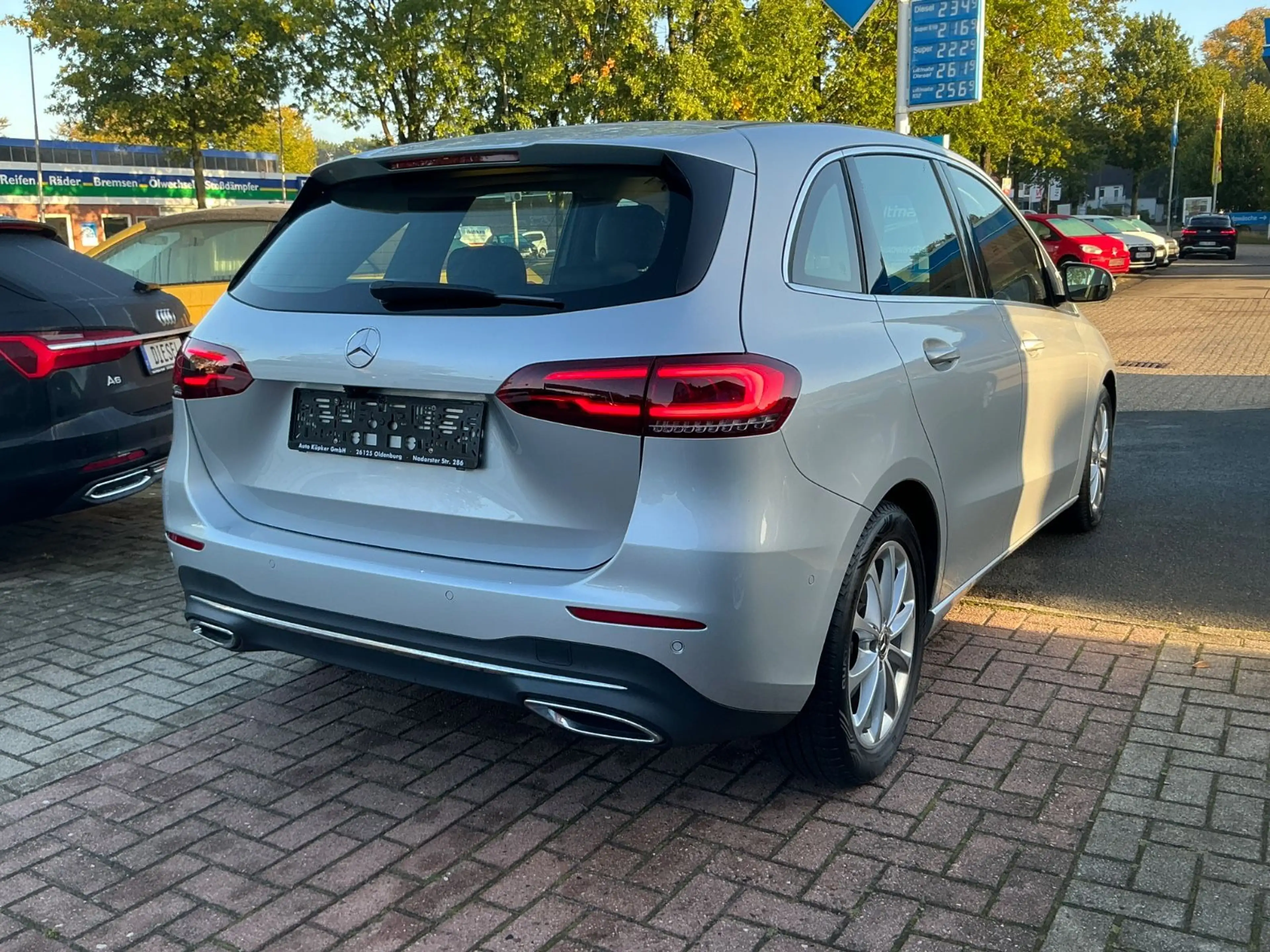 Mercedes-Benz B 200 Progressive SHZ AHK NAVI CarPlay Kamera — photo 4