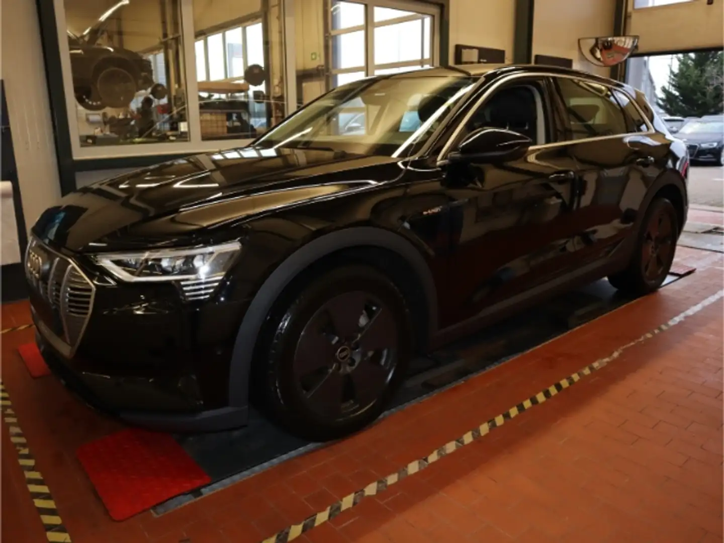 Audi e-tron basis 50 quattro MMI+connect+Navigation&Infotainme Schwarz - 2