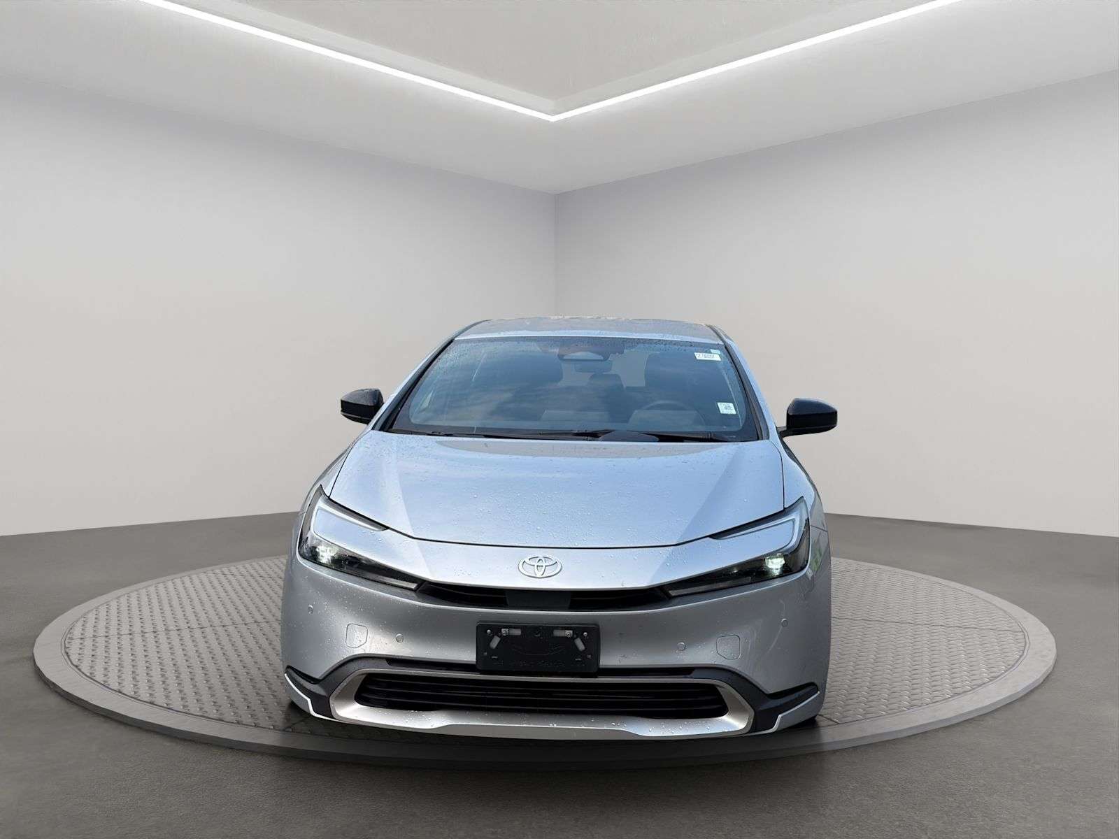 2026 Toyota Prius SE / Low Mileage / Local / No Accidents — снимка 1