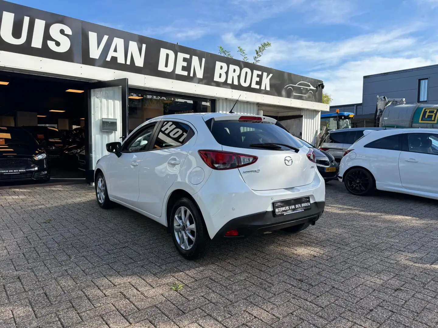 Mazda 2 1.5 Skyactiv-G TS+ 90Pk|Navi|Cruise|Pdc|Stoelverw| Wit - 2