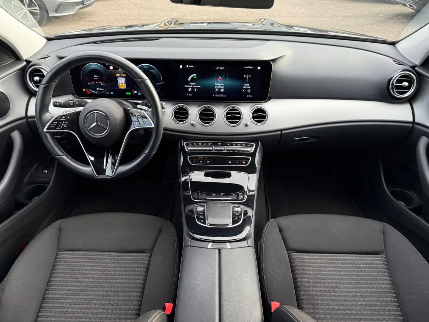 Mercedes-Benz E 220 d T*360°Kamera+Standheizung+Head-up+AHK* Noir - 2