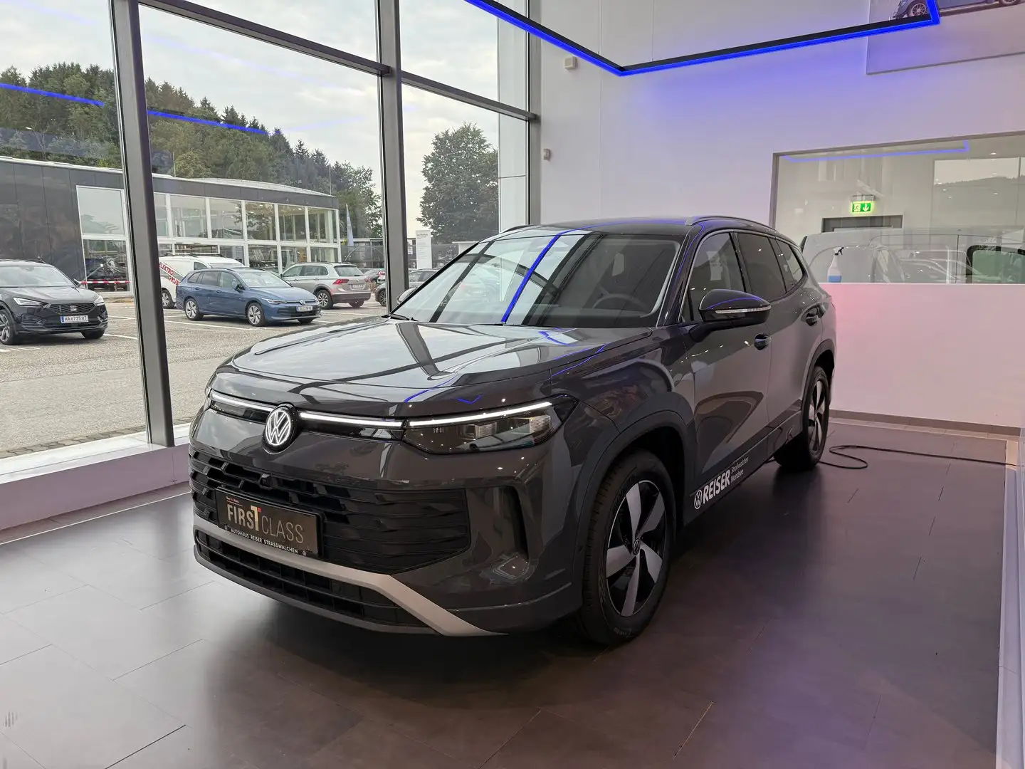 Volkswagen Tayron Friends TDI 4MOTION DSG Grau - 2