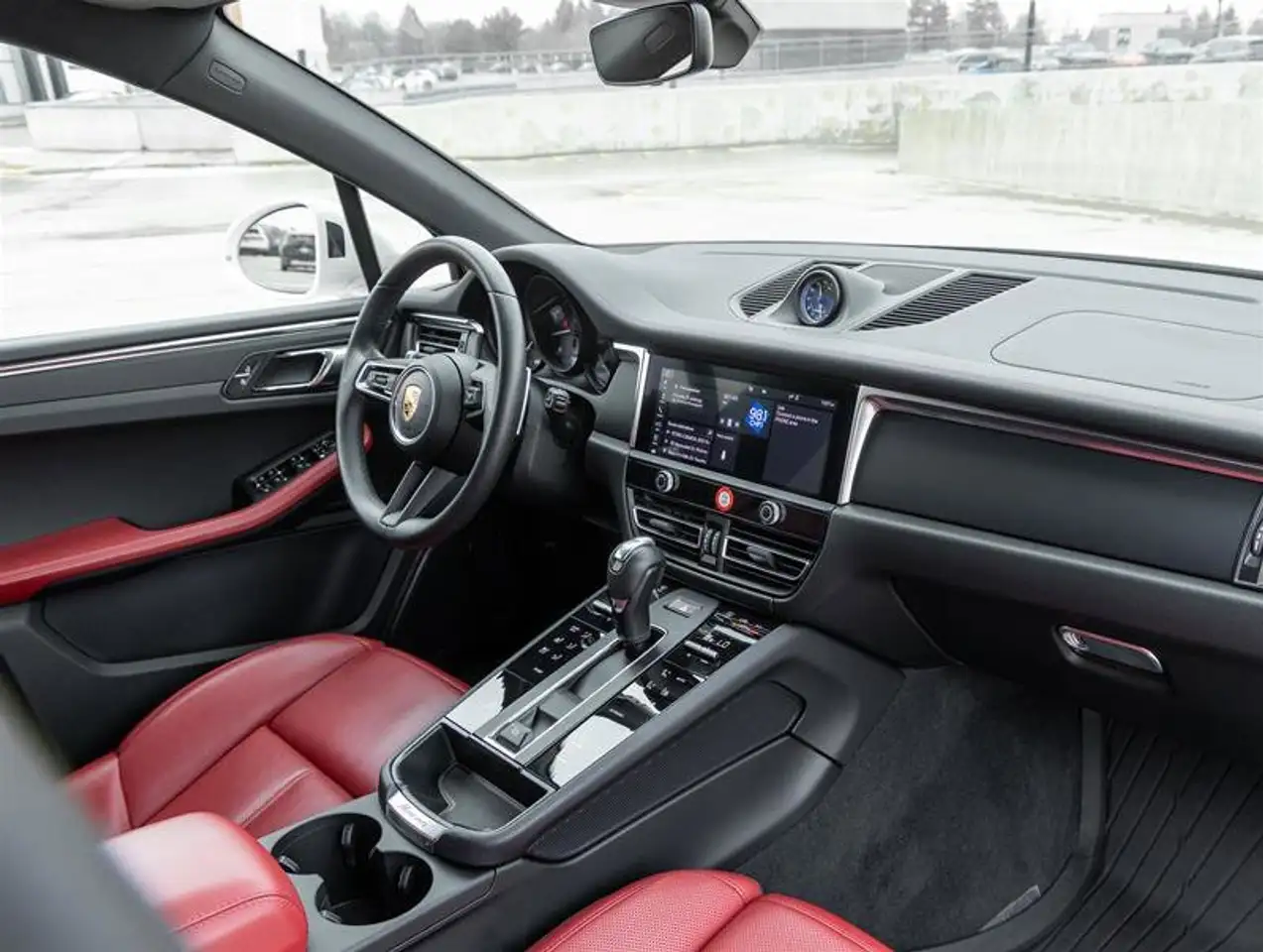 Porsche Macan снимка Porsche Macan