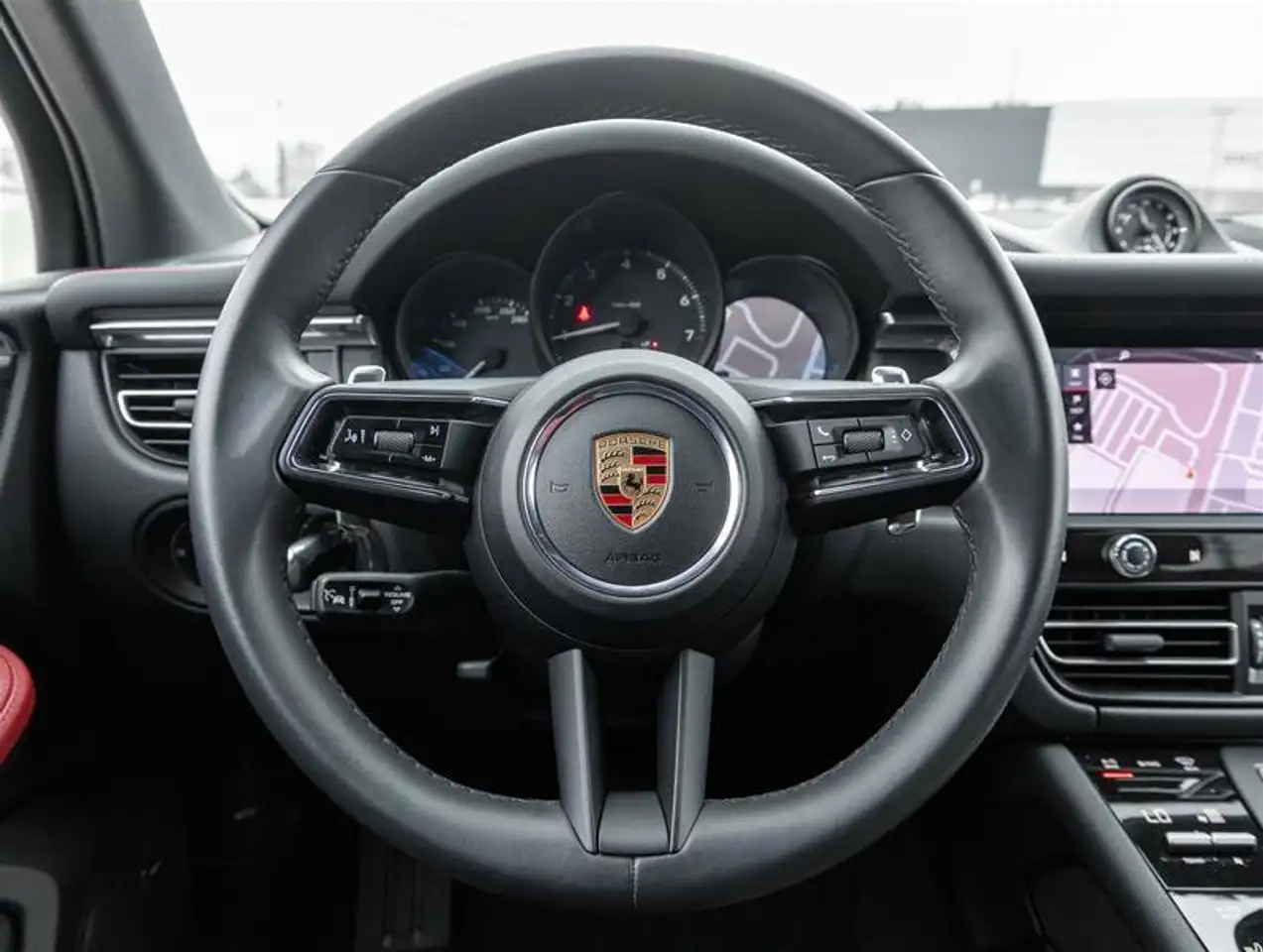 Porsche Macan снимка Porsche Macan