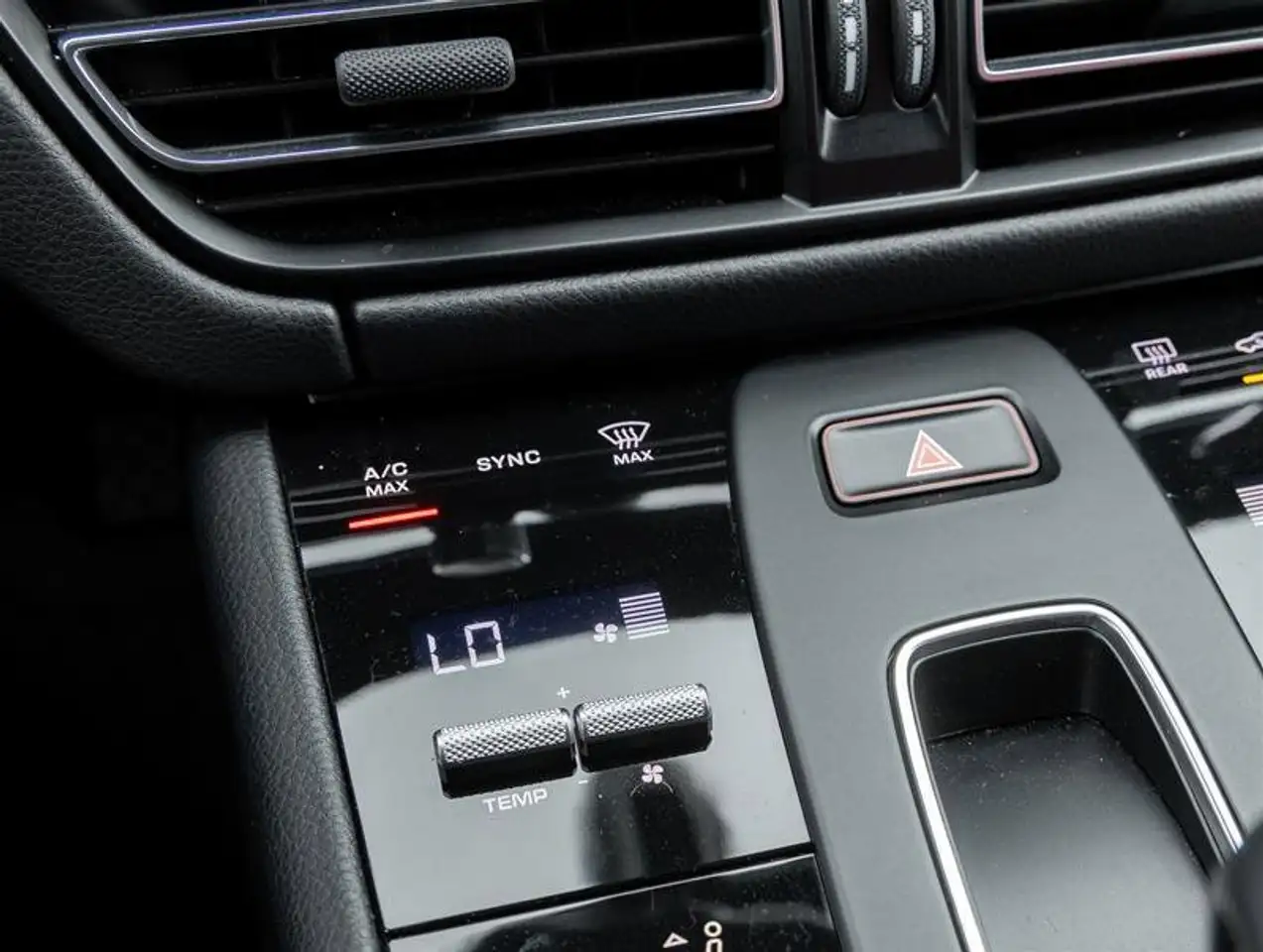 Porsche Macan снимка Porsche Macan