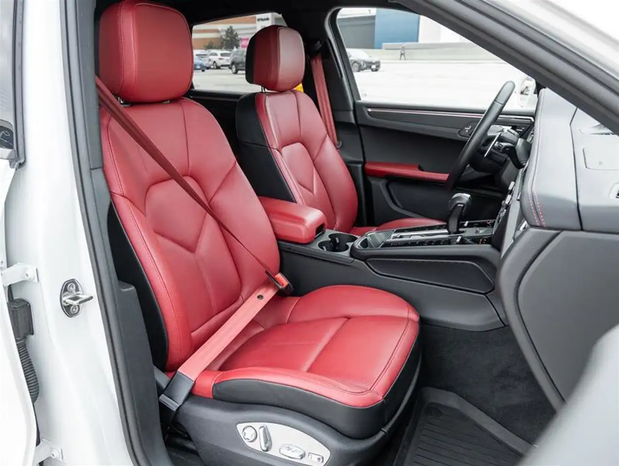 Porsche Macan снимка Porsche Macan