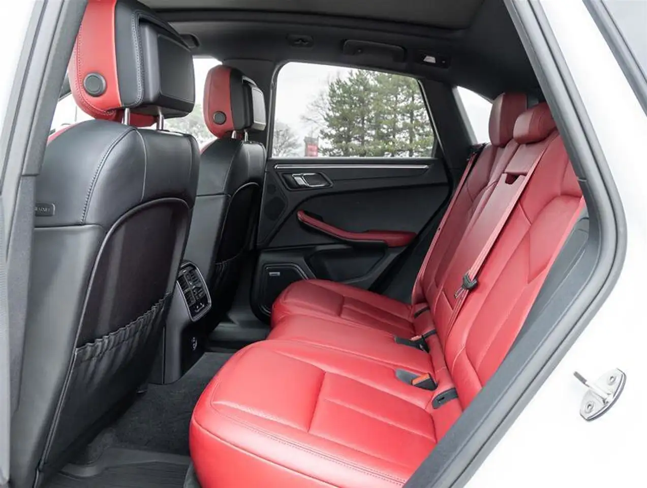 Porsche Macan снимка Porsche Macan
