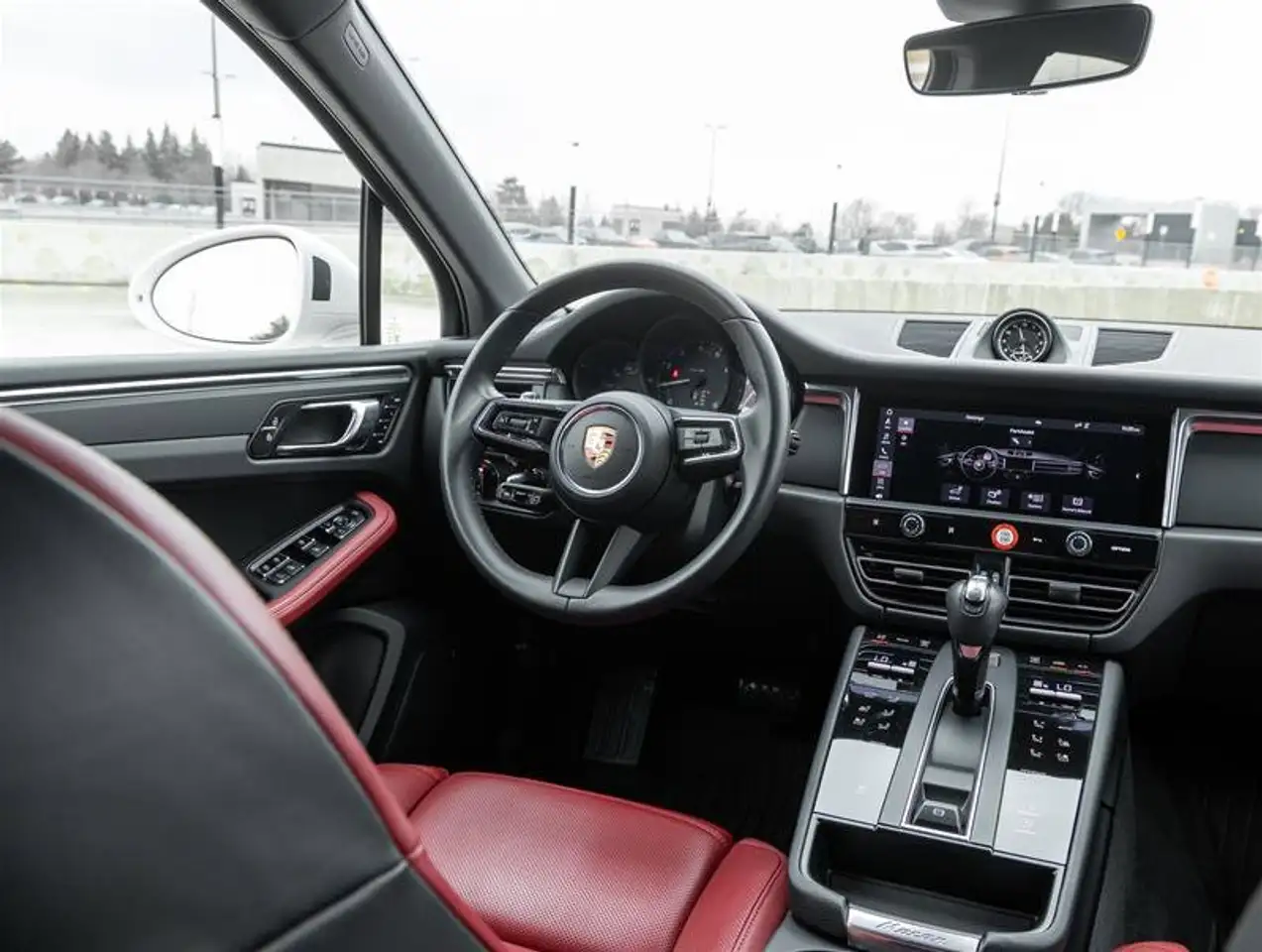 Porsche Macan снимка Porsche Macan