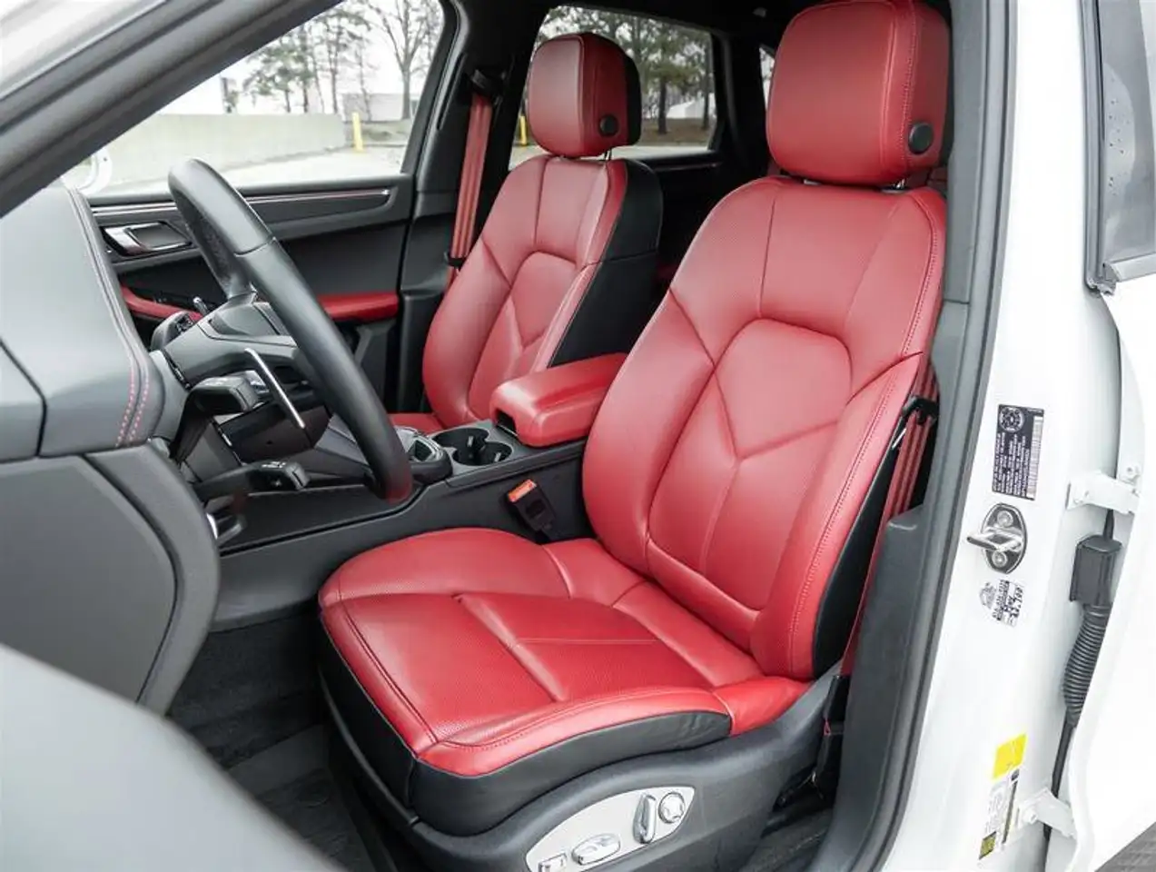 Porsche Macan снимка Porsche Macan