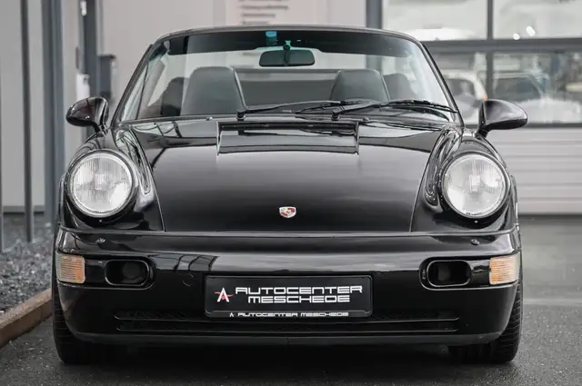 Porsche 911 view 19