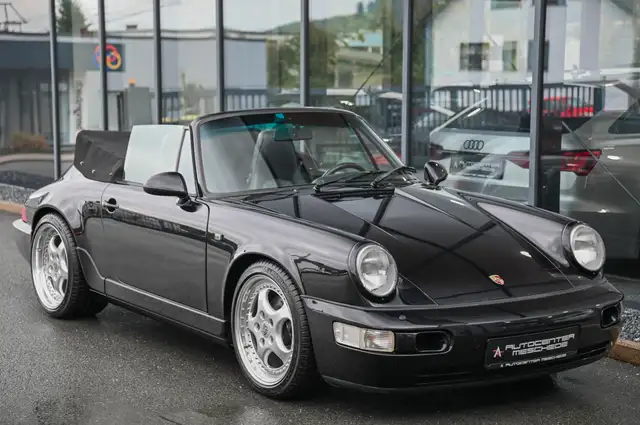 Porsche 911 view 3