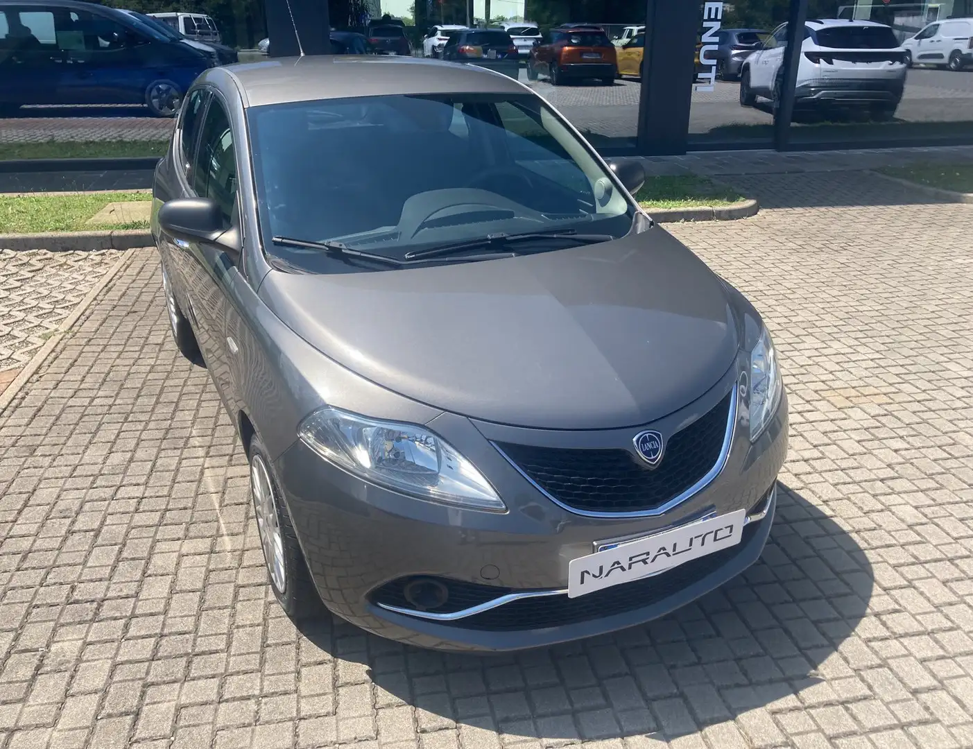 Lancia Ypsilon 1.2 69 CV 5 porte Platinum Grigio - 1