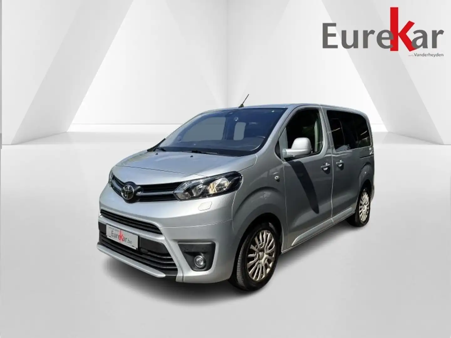 Toyota Verso 1.5 DIESEL MPV 5 PL. Zilver - 1