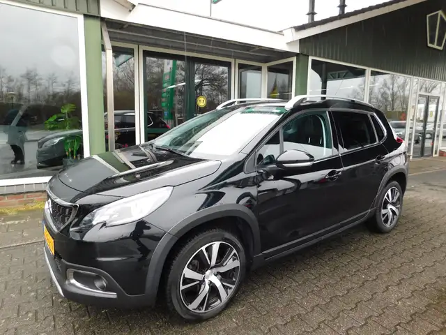 Peugeot 2008 1.2 110PK ALLURE!! All-in Prijs! Trekhaak! Pano!