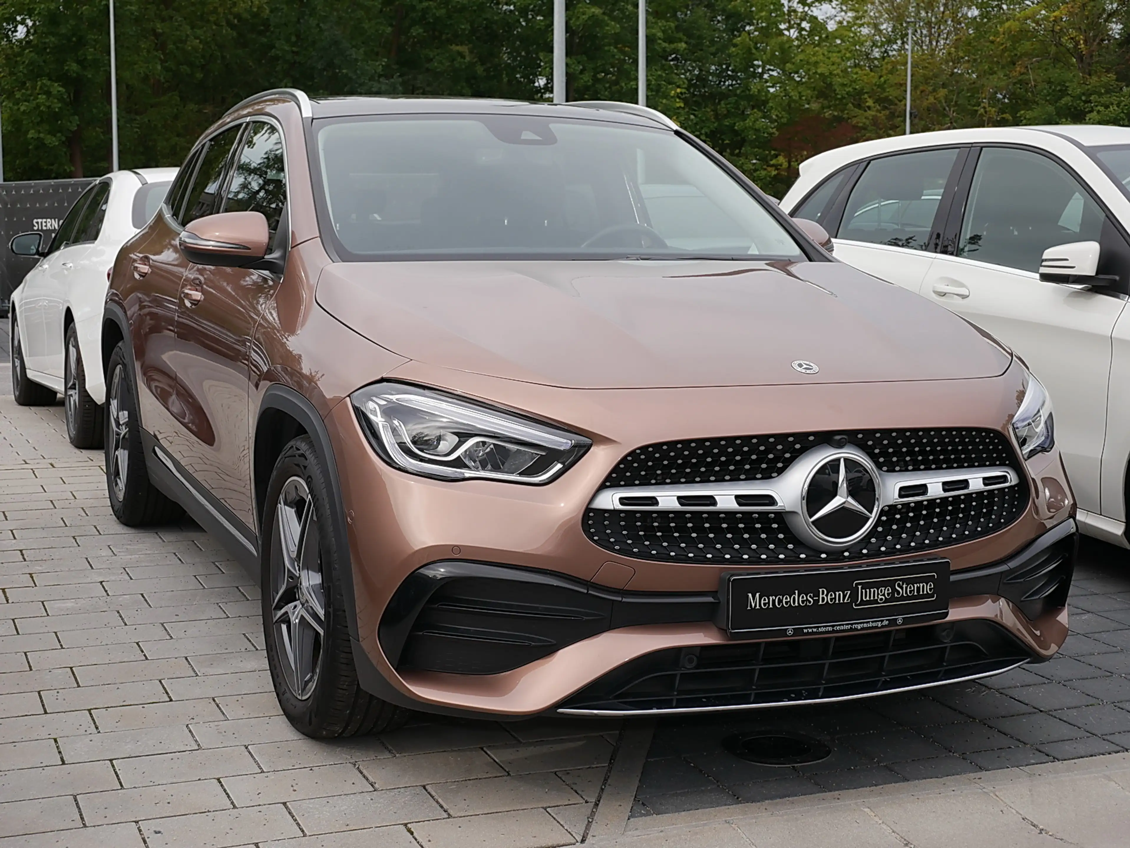Mercedes-Benz GLA 250 4MATIC AMG MBUX Ambiente LED Pano SHD — photo 2