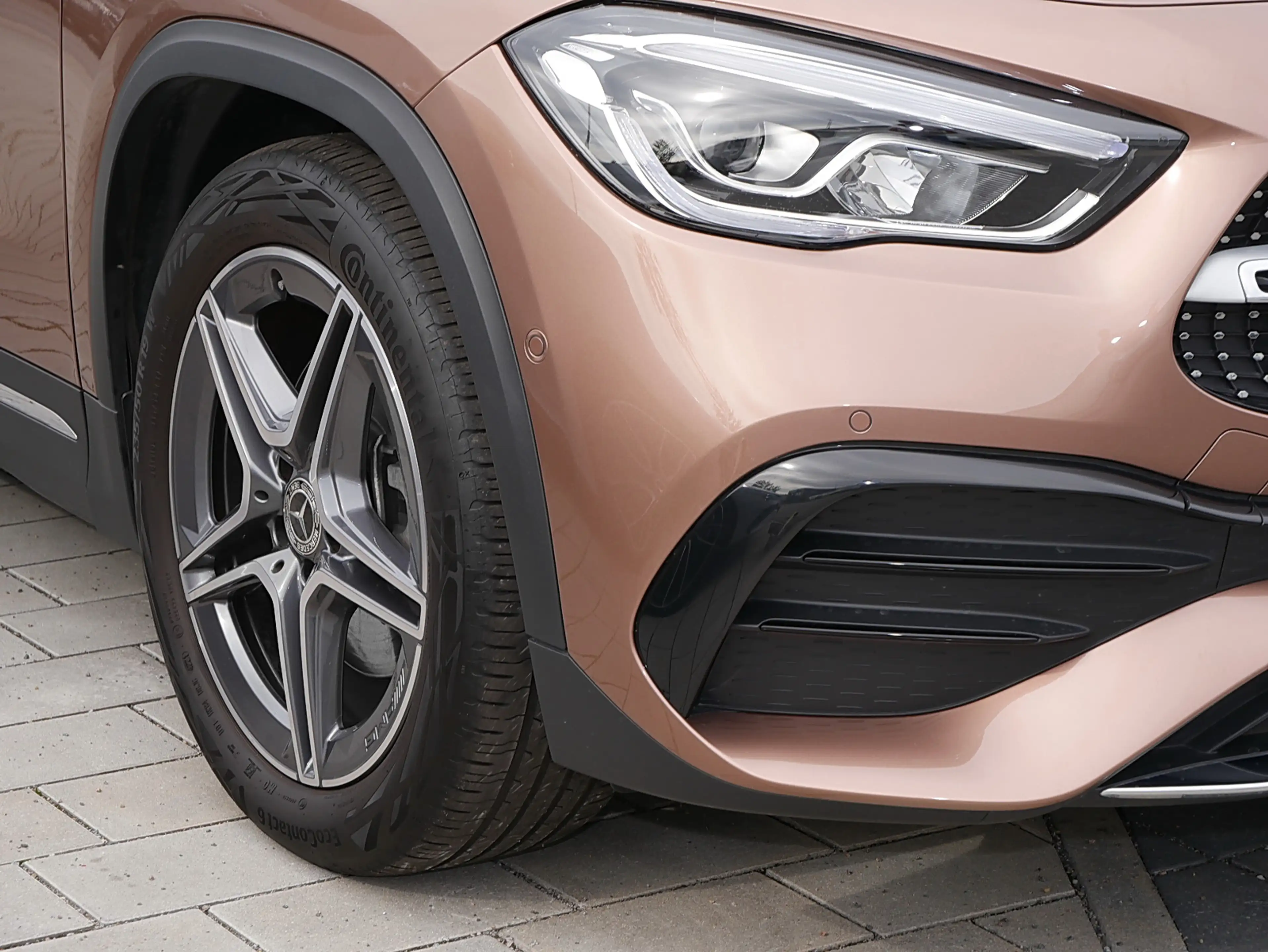 Mercedes-Benz GLA 250 4MATIC AMG MBUX Ambiente LED Pano SHD — photo 4