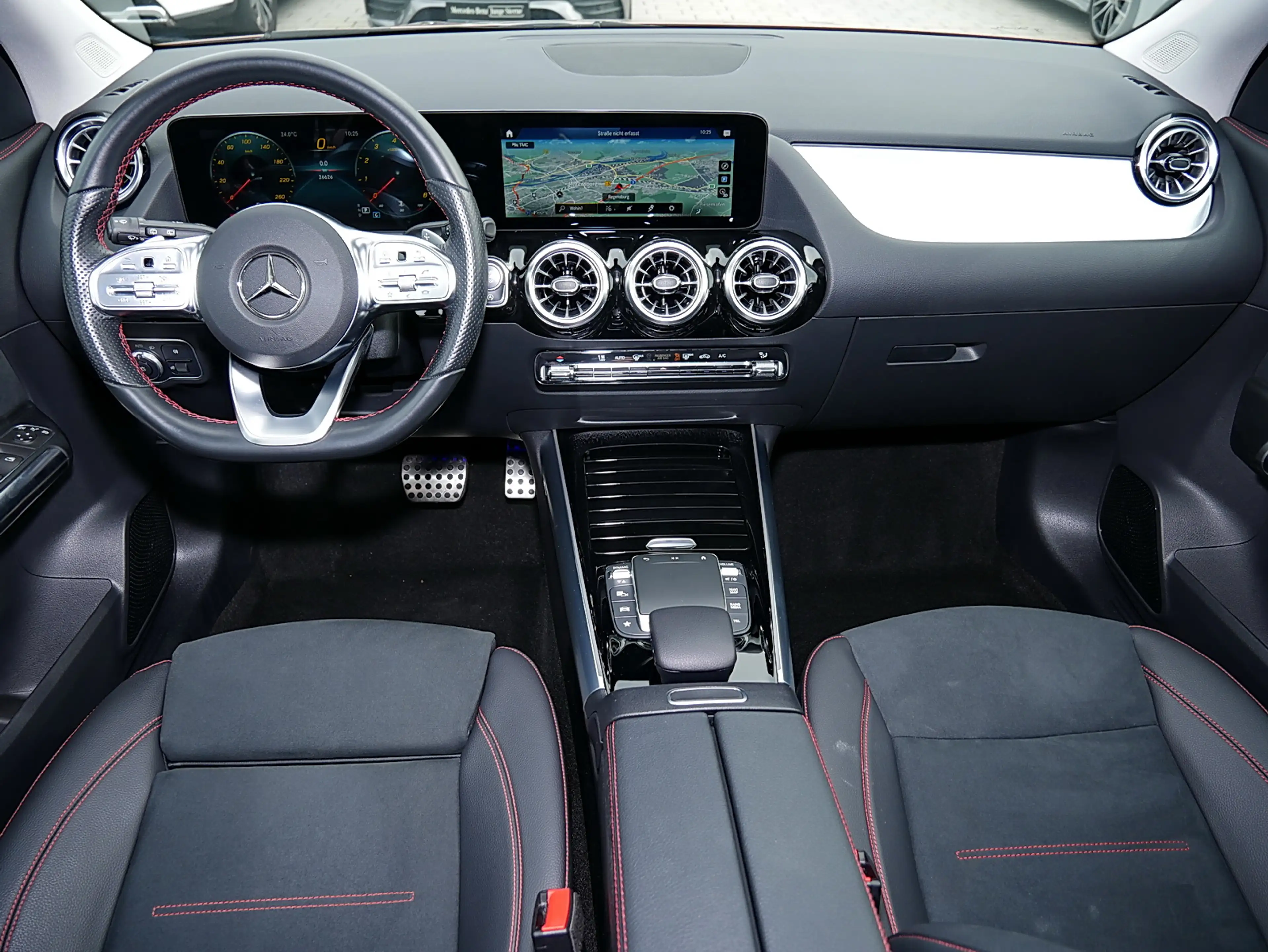 Mercedes-Benz GLA 250 4MATIC AMG MBUX Ambiente LED Pano SHD — photo 8