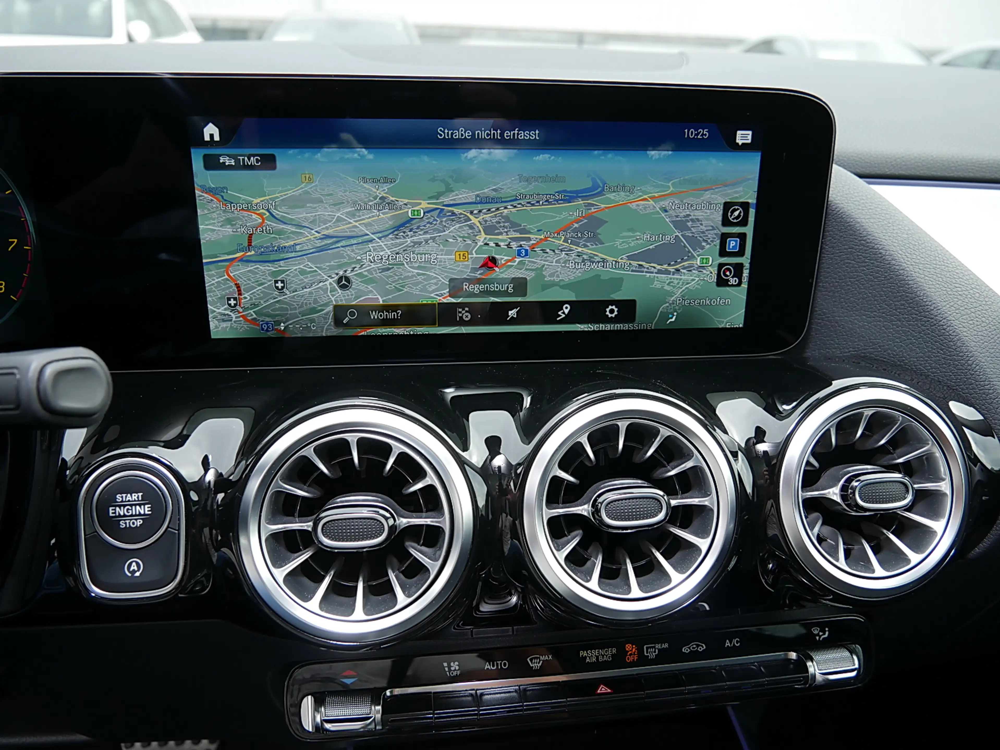 Mercedes-Benz GLA 250 4MATIC AMG MBUX Ambiente LED Pano SHD — photo 11