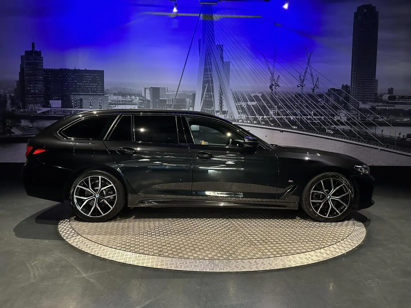 BMW 520 5-serie Touring 520i High Executive M-Pakket *Came Zwart - 2
