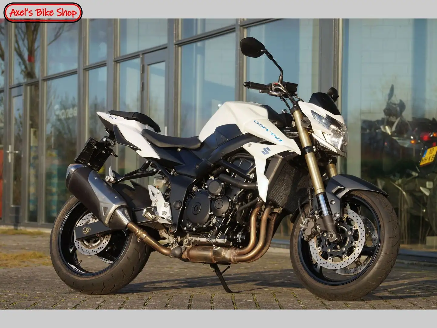 Suzuki GSR 750 Wit - 1