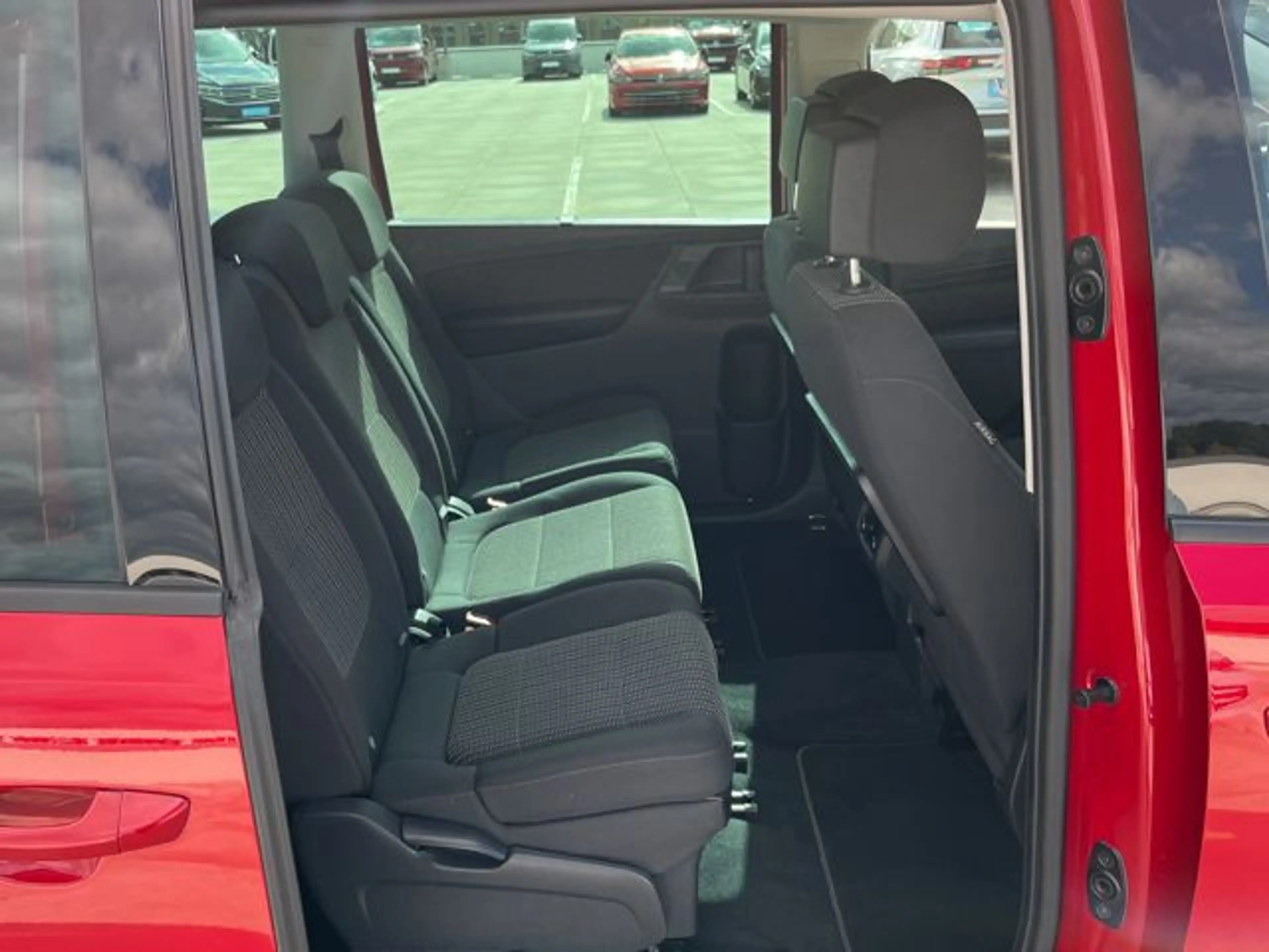 SEAT Alhambra 2.0 TSI DSG Navi AHK "8-fach bereift" 7 — photo 10