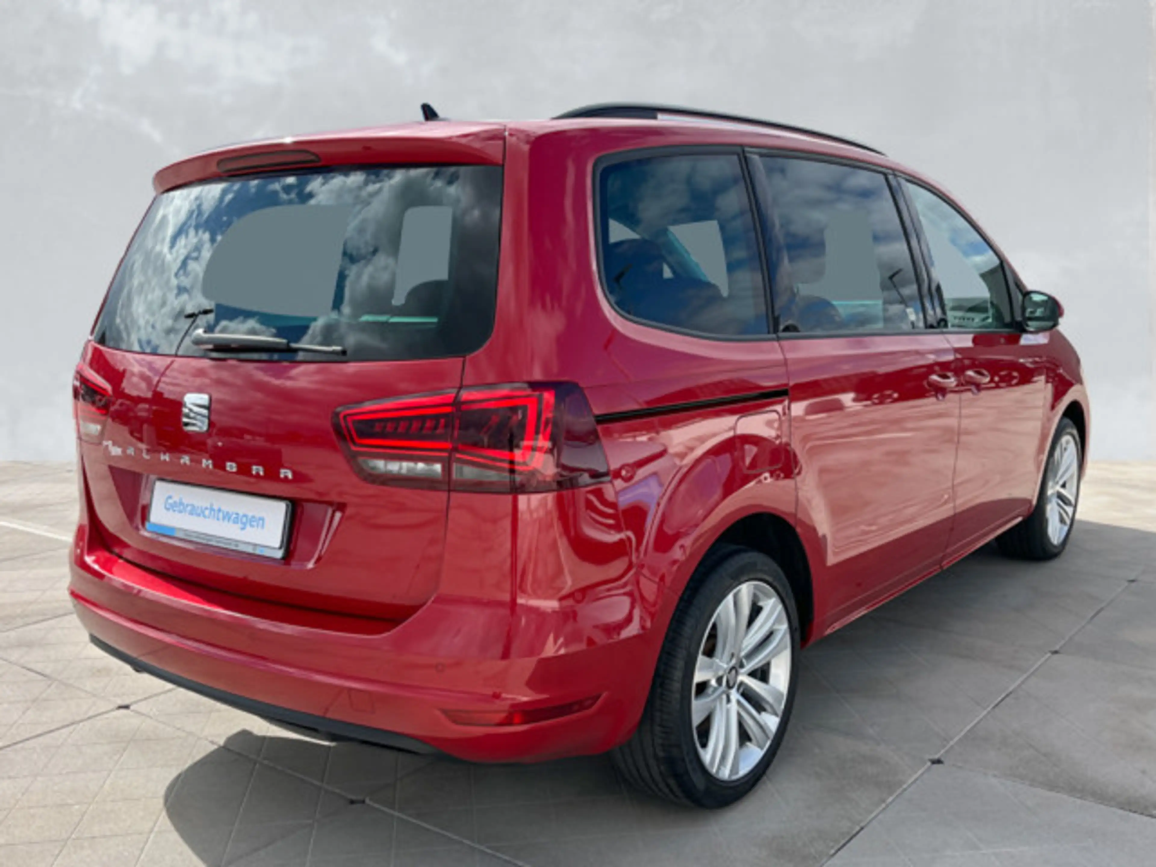 SEAT Alhambra 2.0 TSI DSG Navi AHK "8-fach bereift" 7 — photo 4