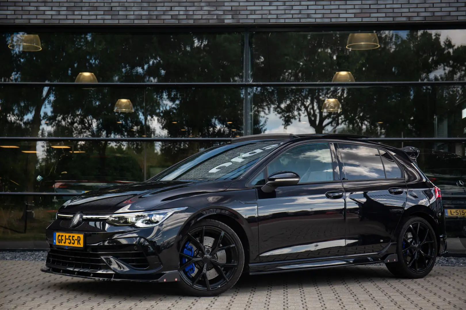 Volkswagen Golf 2.0 TSI R 4Motion , Akrapovic, Pano, Leder, Harman Zwart - 2