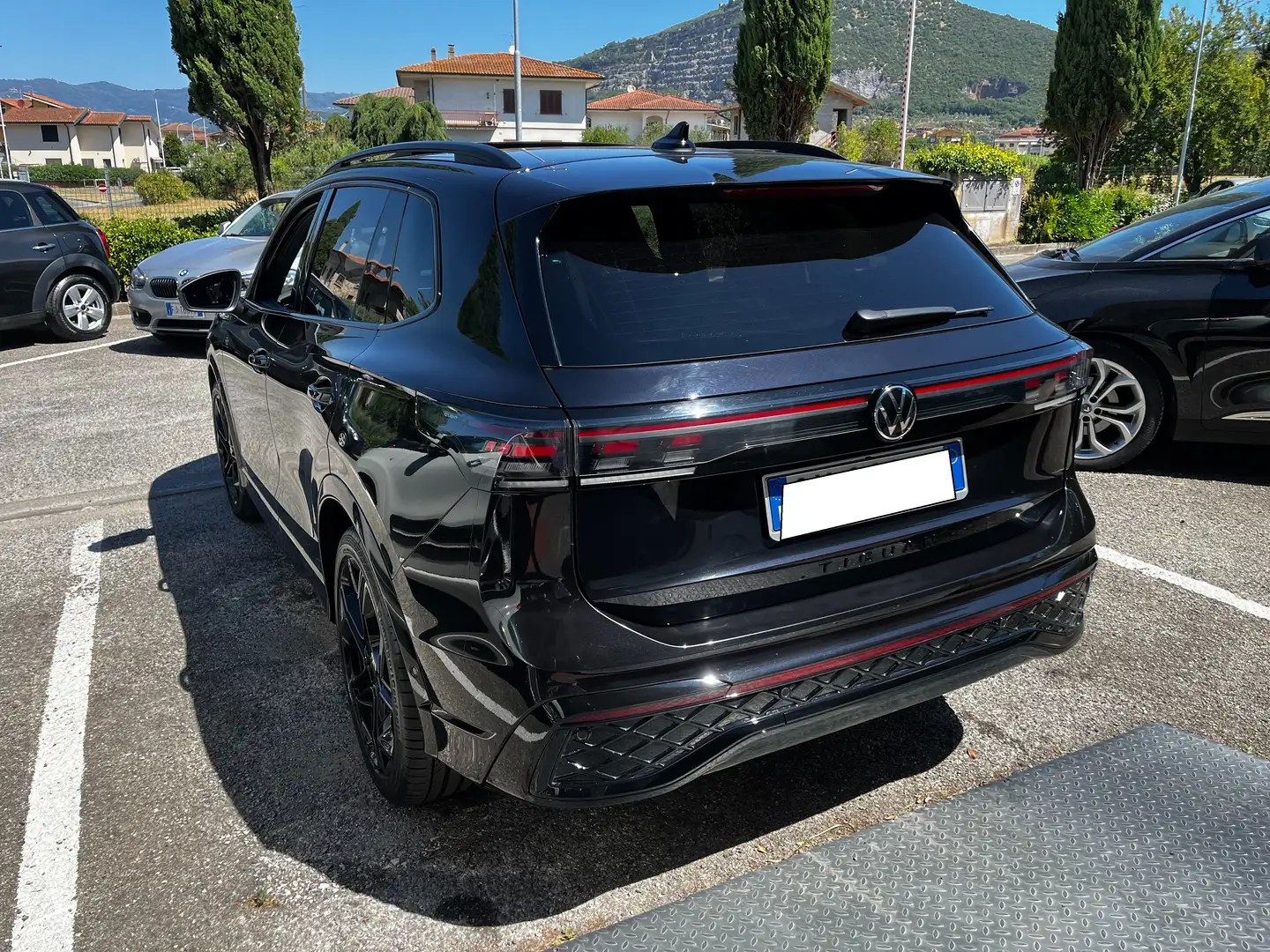 Volkswagen Tiguan Tiguan III 2024 2.0 tdi R-Line 150cv dsg Nero - 2