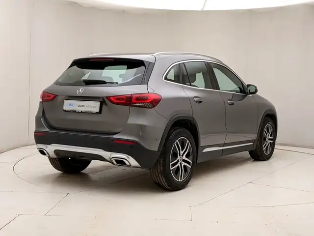 Mercedes-Benz Gla view 4