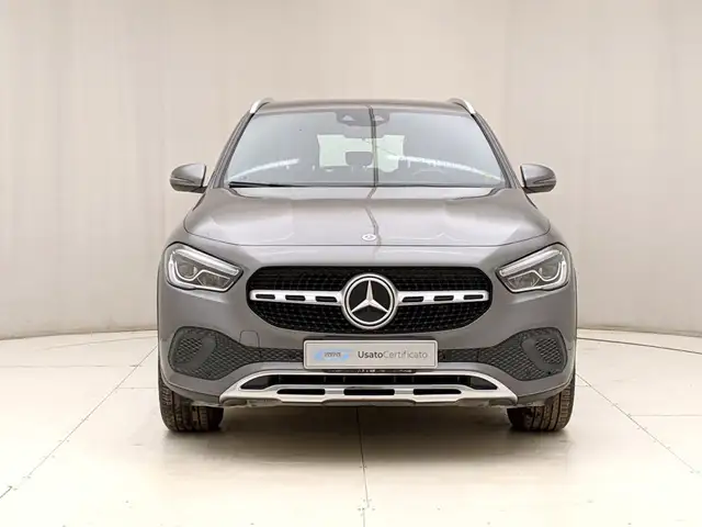 Mercedes-Benz Gla view 2