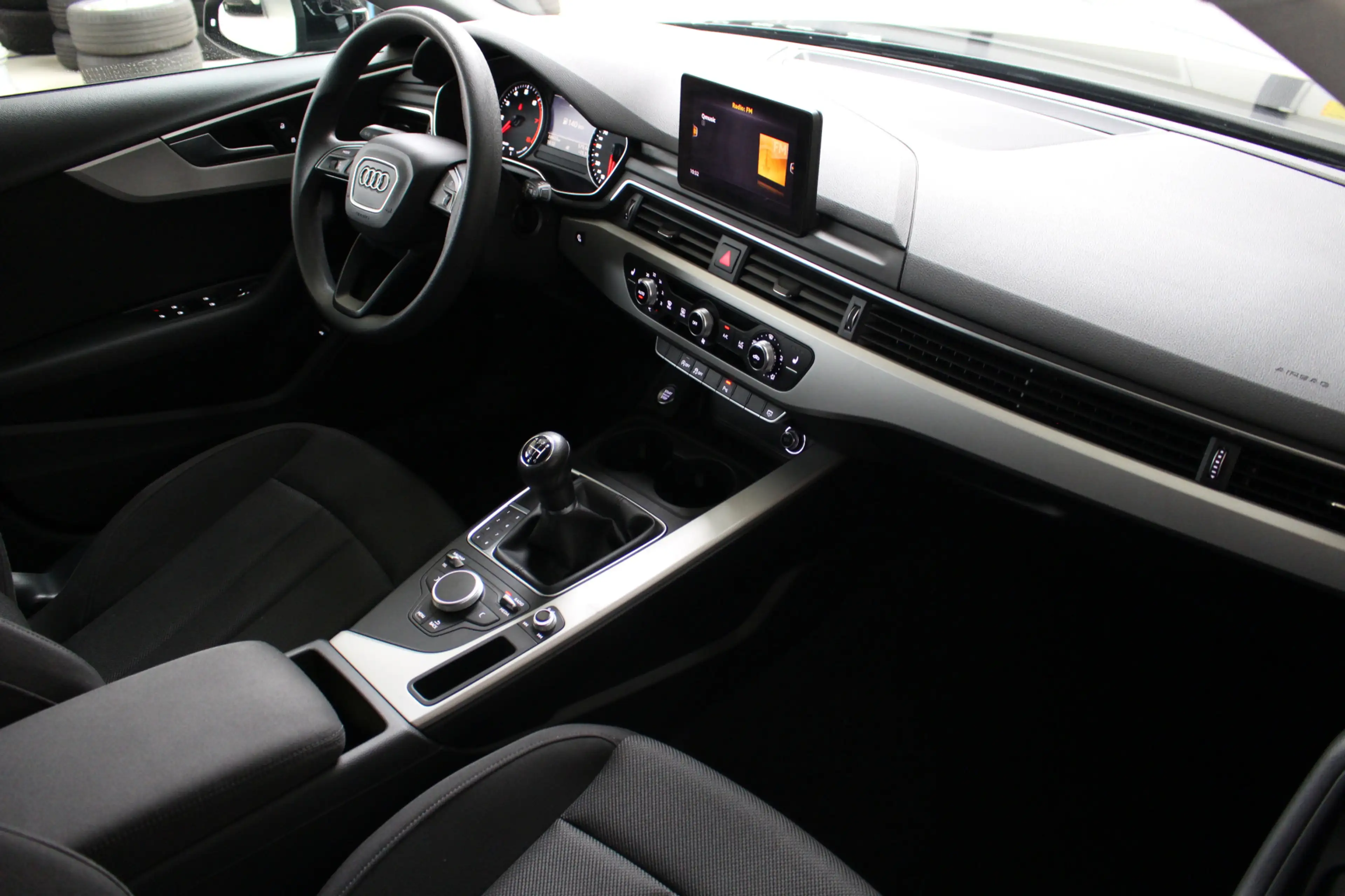 Audi A4 Avant 35 TFSI Pro Line Navigatie | Parkeersensoren — photo 5