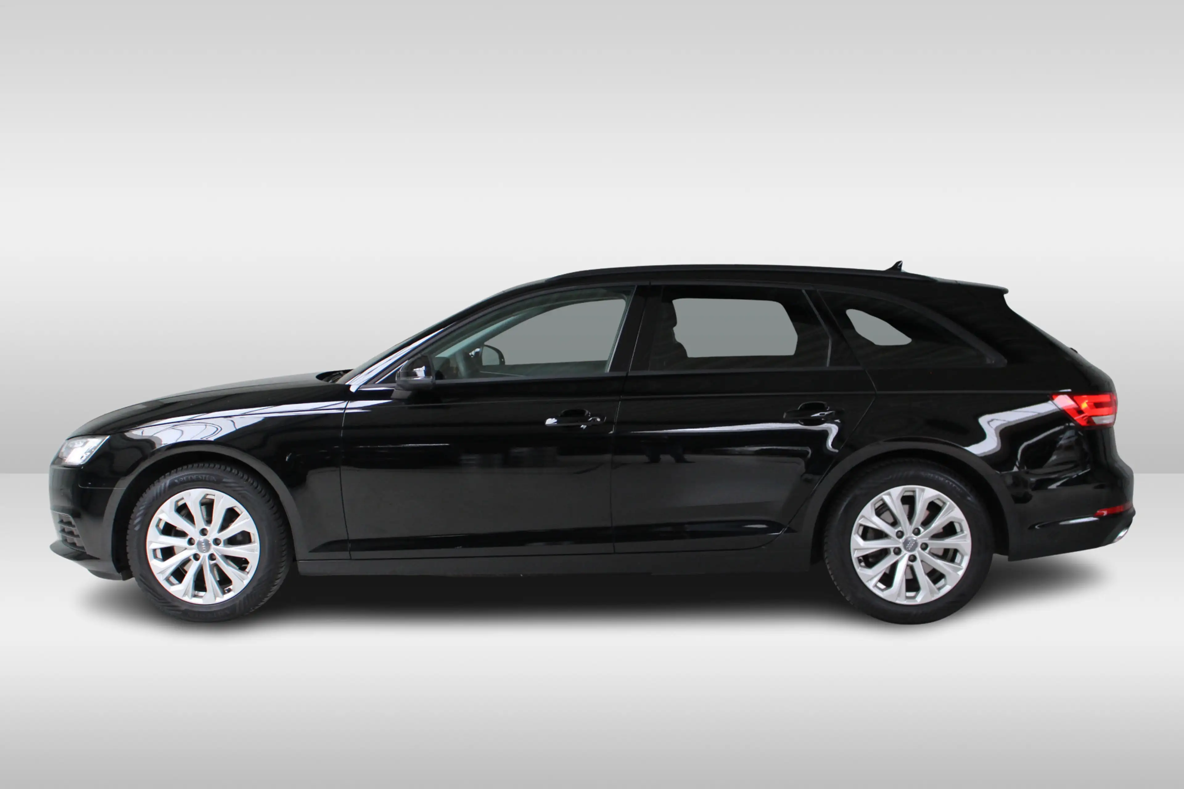Audi A4 Avant 35 TFSI Pro Line Navigatie | Parkeersensoren — photo 2