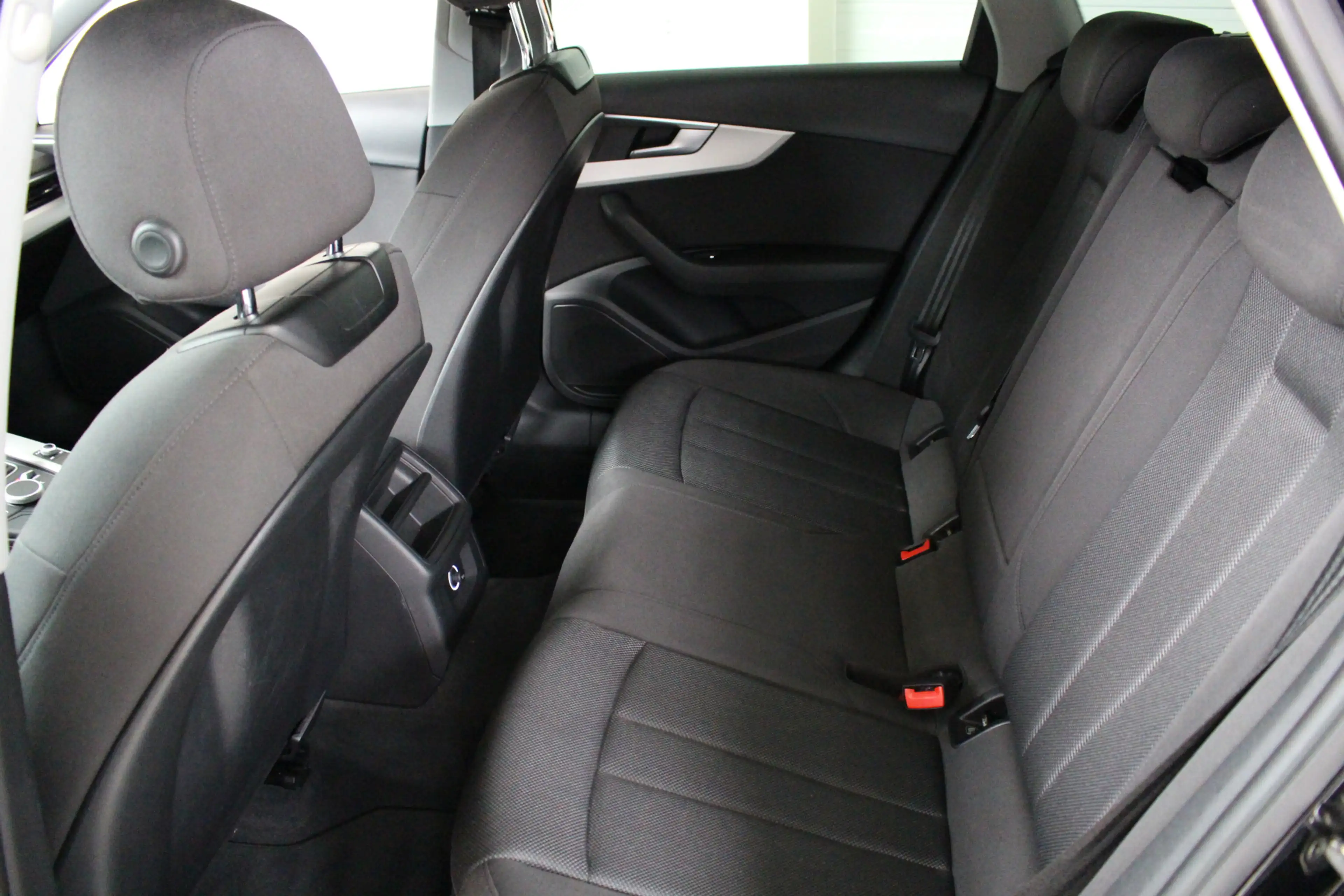 Audi A4 Avant 35 TFSI Pro Line Navigatie | Parkeersensoren — photo 8