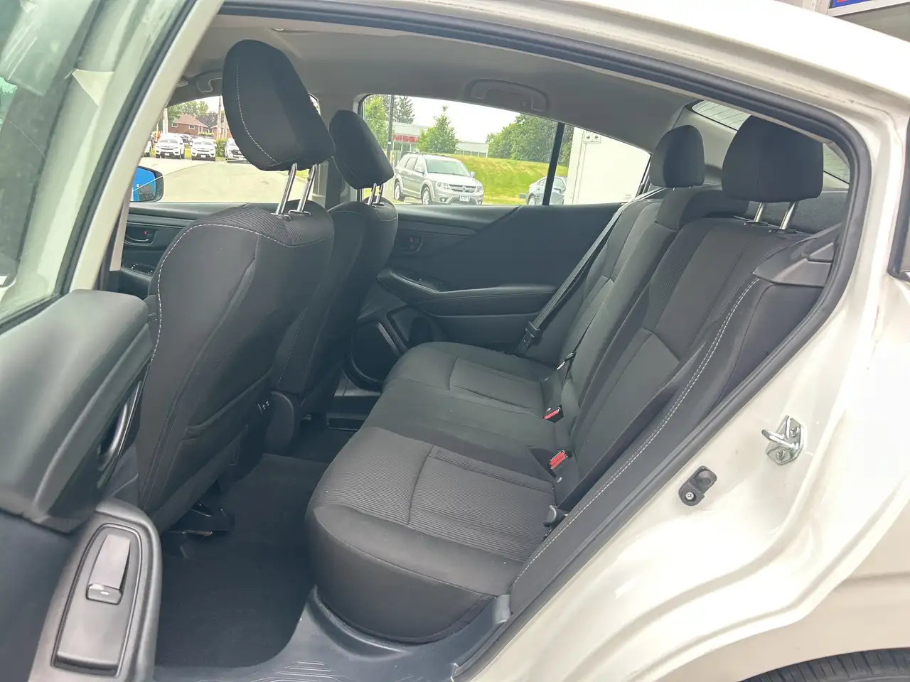 Subaru Legacy снимка Subaru Legacy