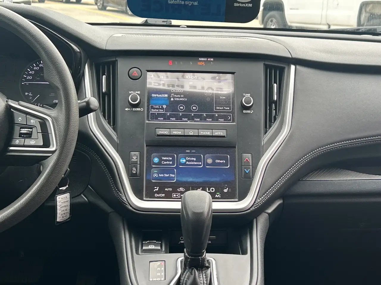Subaru Legacy снимка Subaru Legacy