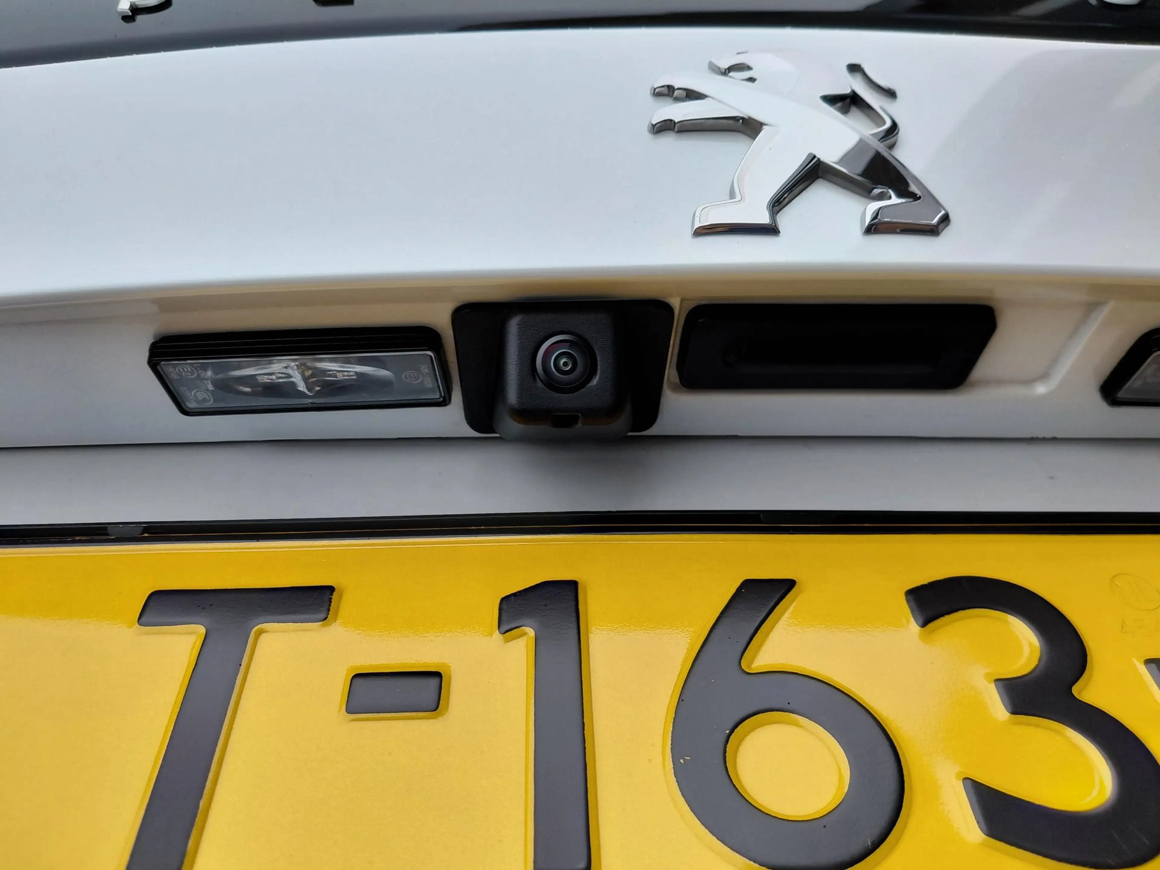 Peugeot e-2008 EV Active Pack 50 kWh Stoel verwarming | Navigatie — photo 5