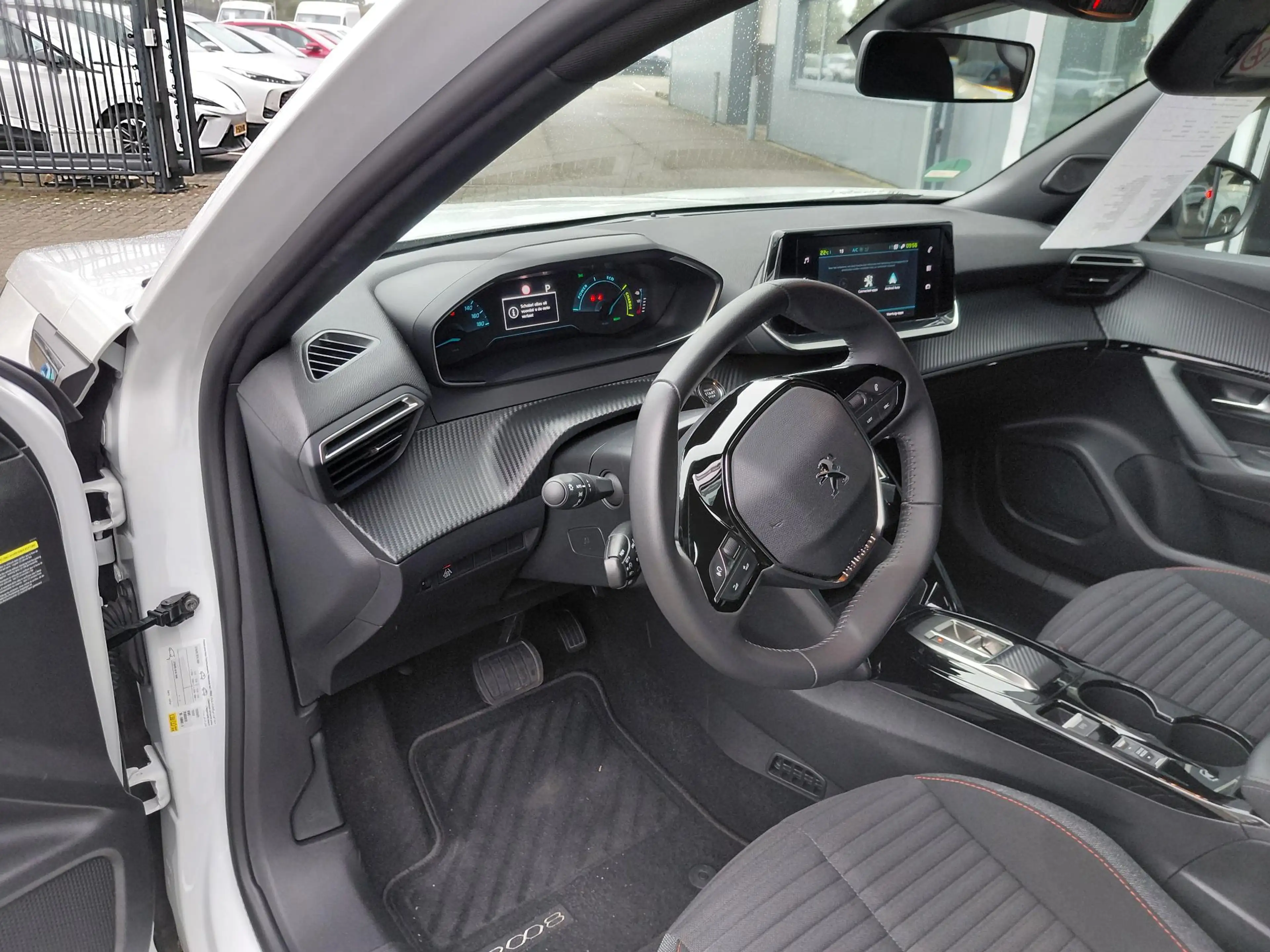 Peugeot e-2008 EV Active Pack 50 kWh Stoel verwarming | Navigatie — photo 14